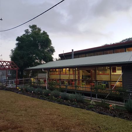 Christmas Creek Cafe & Cabins Lamington Bagian luar foto