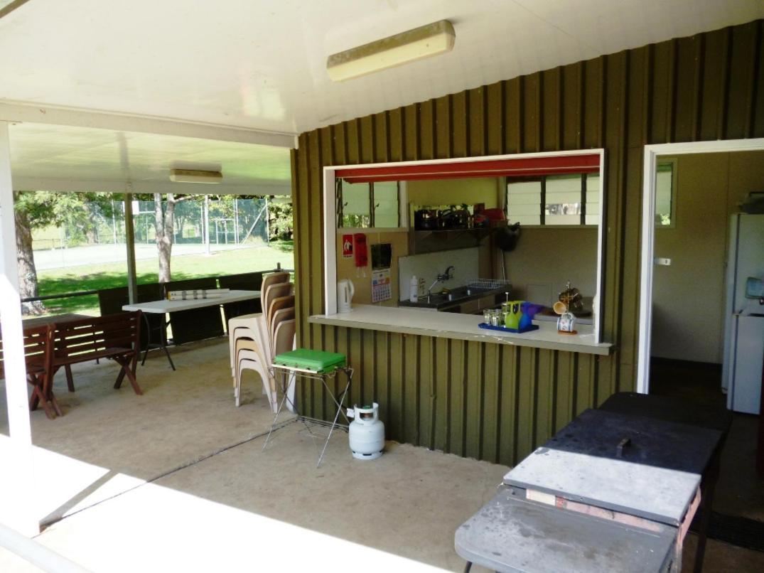 Christmas Creek Cafe & Cabins Lamington Bagian luar foto